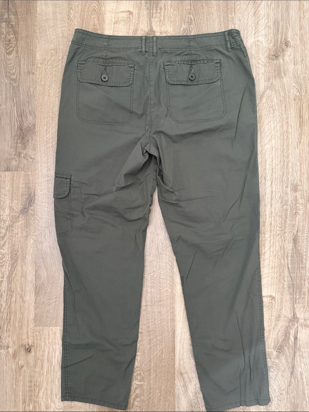 Liz Claiborne Women’s Olive Cargo Pants - Casual Utility - Picture 8 of 9